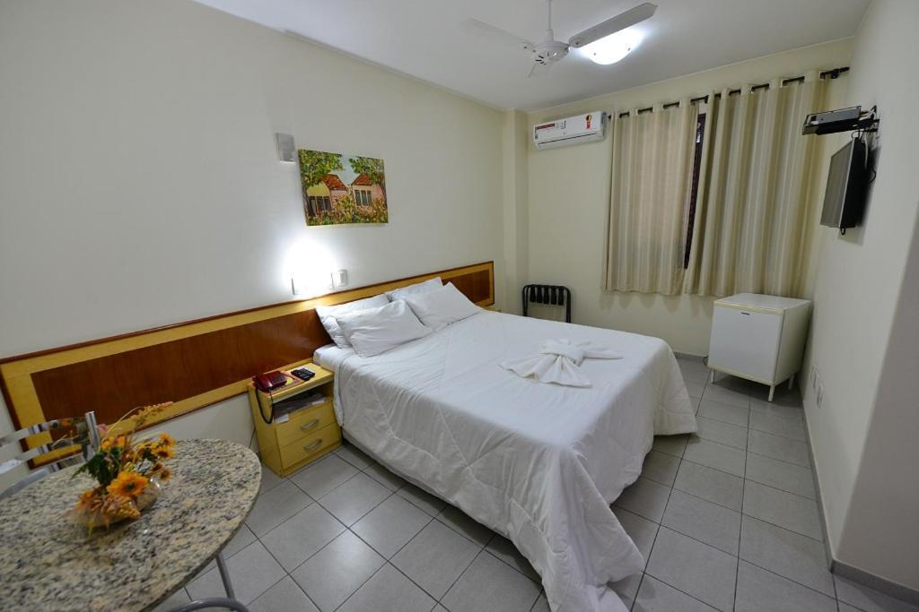 Vind's Plaza Hotel Caratinga Buitenkant foto