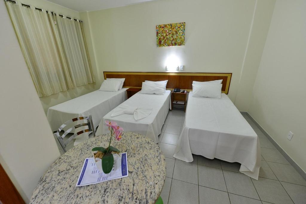 Vind's Plaza Hotel Caratinga Buitenkant foto