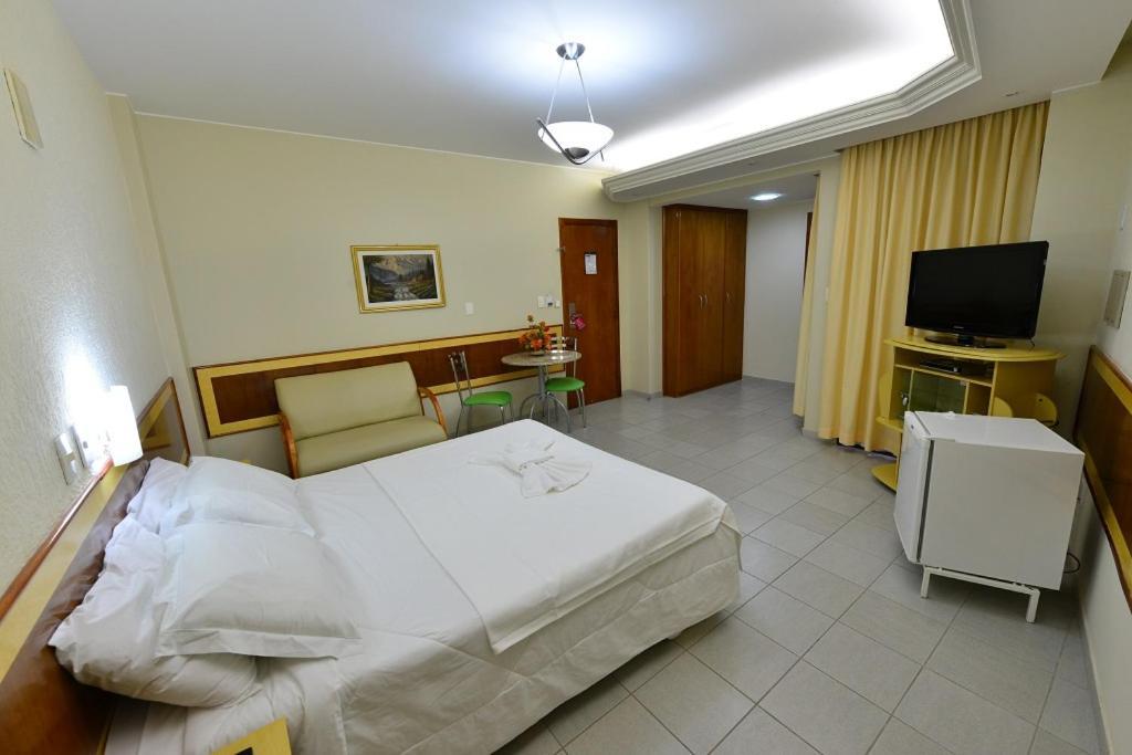 Vind's Plaza Hotel Caratinga Buitenkant foto