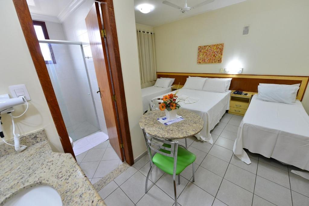 Vind's Plaza Hotel Caratinga Buitenkant foto