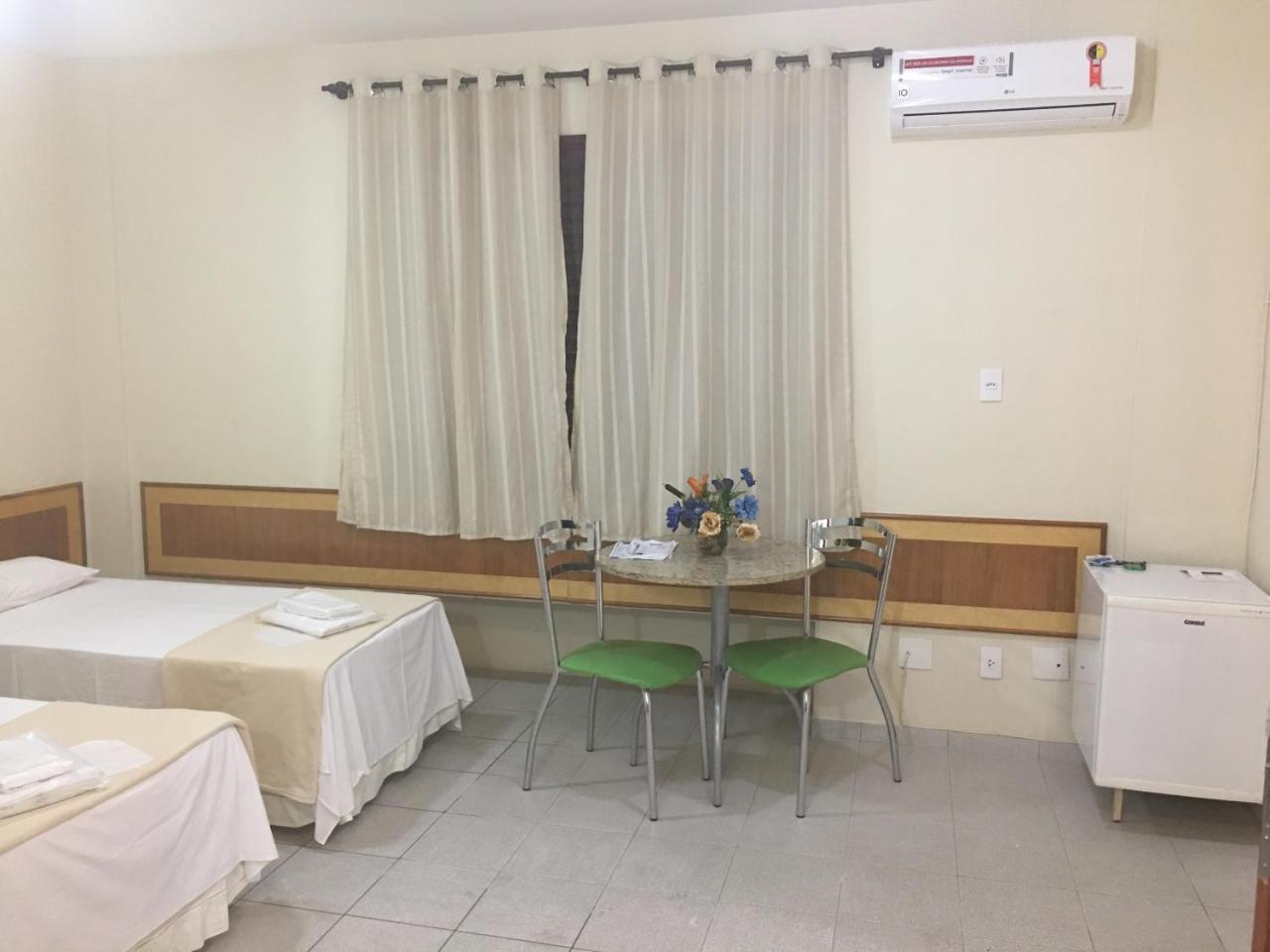 Vind's Plaza Hotel Caratinga Buitenkant foto